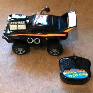 1998 Tyco No 7 Maximum Heat r/c car
